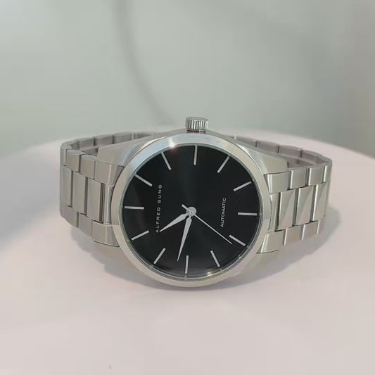 Montre automatique pour homme Alfred Sung avec cadran noir et bracelet argenté