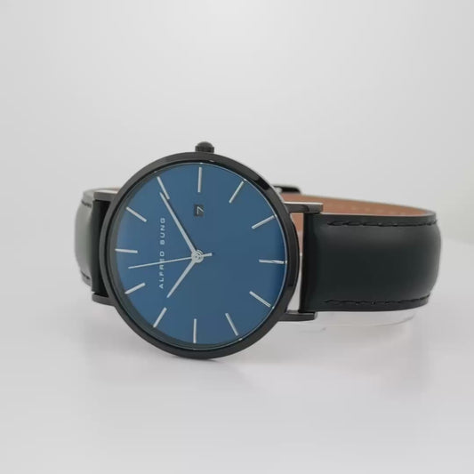 Montre Alfred Sung Metropolitan Date avec cadran bleu et boîtier argenté et bracelet en cuir noir